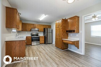 113 Cross Creek Ln in Grain Valley, MO - Building Photo - Building Photo