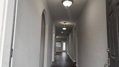 2101 Long Forest Rd in Heartland, TX - Foto de edificio - Building Photo