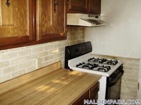 94 Maple St, Unit B in Malden, MA - Building Photo