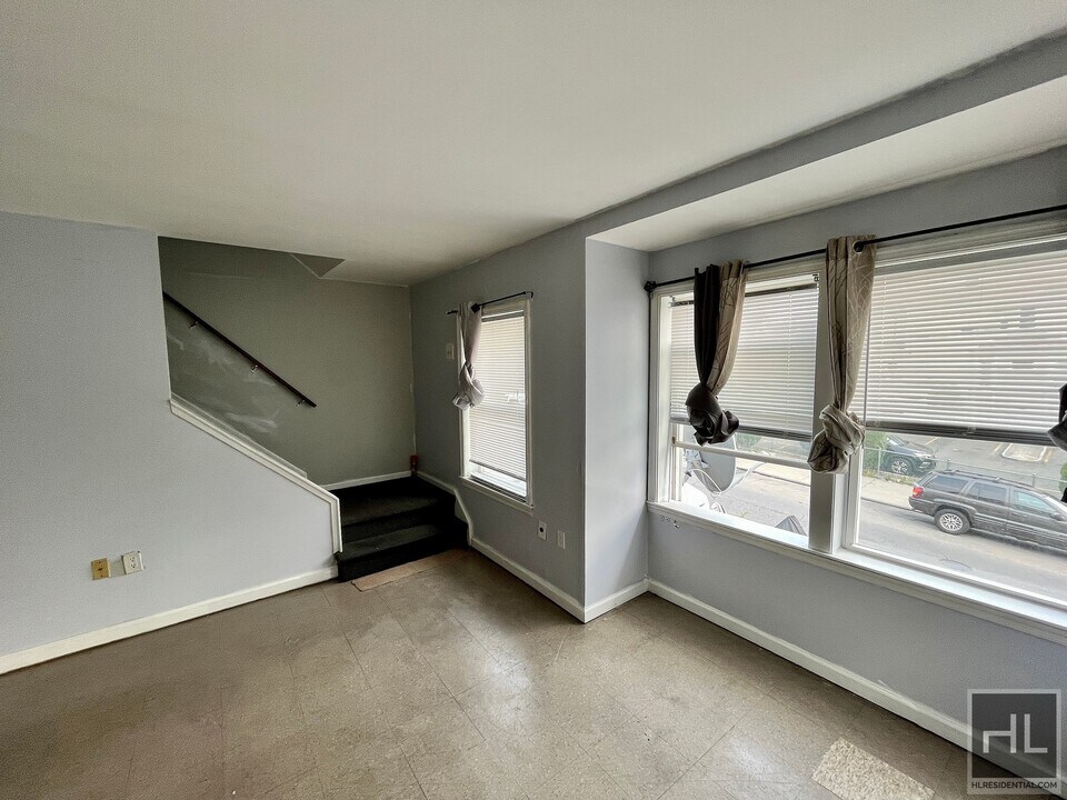 75 Ludlow St-Unit -2 in Yonkers, NY - Building Photo