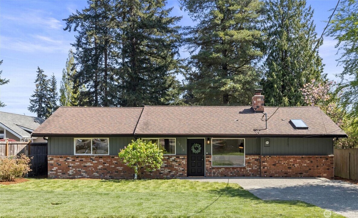 12308 8th Ave NE in Seattle, WA - Building Photo