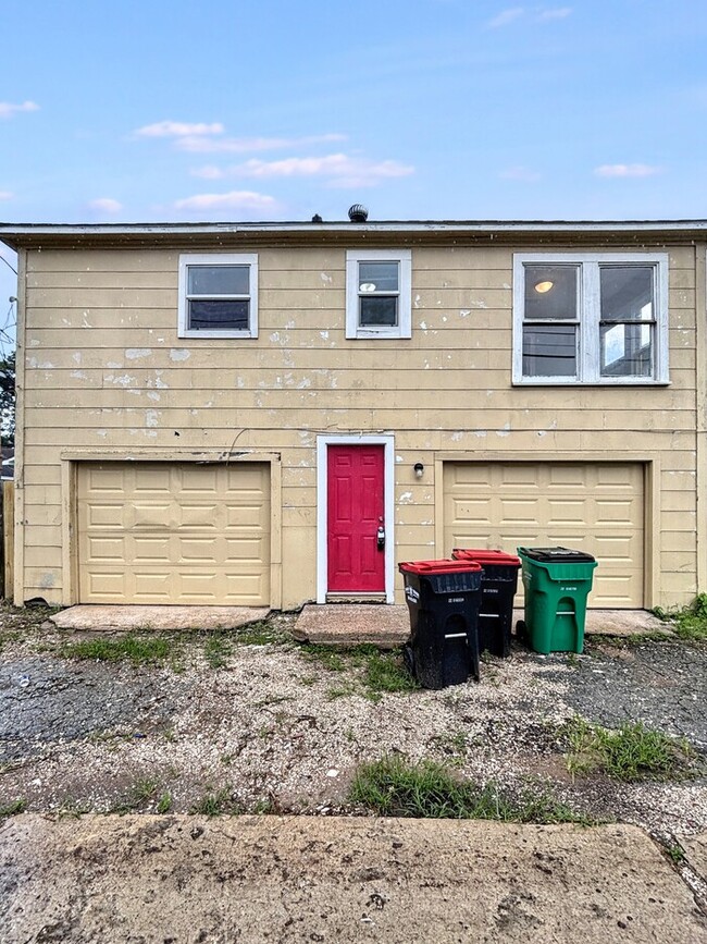 property at 3312 Illinois St