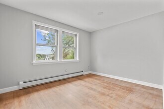 389 Highland Ave in Waterbury, CT - Building Photo - Building Photo