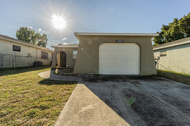 12807 Kellywood Cir in Hudson, FL - Building Photo - Building Photo