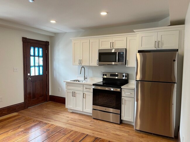 41 Summer St in Leominster, MA - Building Photo - Building Photo