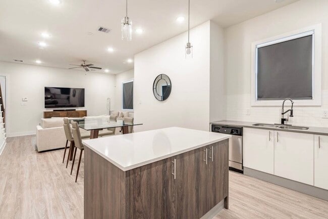 property at 10211 Las Nubes Ave