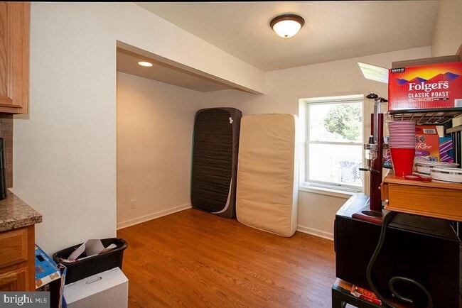 property at 10 Sherwood Ln