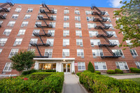 Silver Lake Apartments in Staten Island, NY - Building Photo - Building Photo