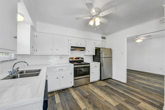 123 The Strand in Galveston, TX - Building Photo - Building Photo