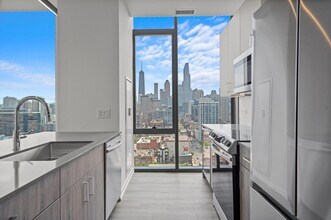 808 N Cleveland Ave in Chicago, IL - Foto de edificio - Building Photo