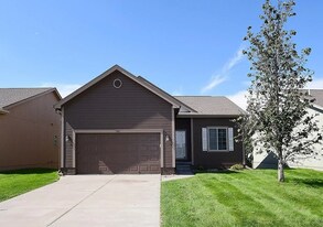 7008 S 183rd Ave in Omaha, NE - Building Photo