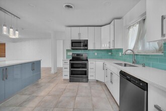 1125 N 13th Ct in Hollywood, FL - Building Photo - Building Photo