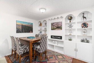 2490 SW 14th Dr, Unit SI ID1359099P in Gainesville, FL - Foto de edificio - Building Photo