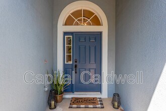 19246 Meadow Pine Dr in Tampa, FL - Building Photo - Building Photo