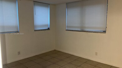 1880 N Congress Ave, Unit 105 in West Palm Beach, FL - Foto de edificio - Building Photo