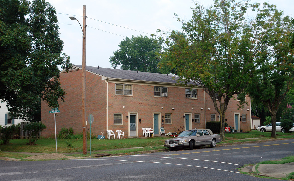 2900-2908 Charles St in Fredericksburg, VA - Foto de edificio