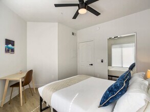 15608 N 71st St in Scottsdale, AZ - Foto de edificio - Building Photo