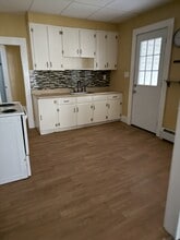 12 Annie St, Unit #1 in Berwick, ME - Building Photo - Building Photo