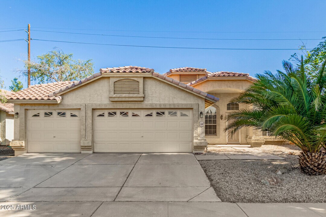 1580 W Springfield Way in Chandler, AZ - Foto de edificio