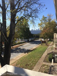 Peachtree Hills Court Apartments in Atlanta, GA - Foto de edificio - Building Photo