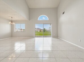 1017 Whalebone Bay Dr in Kissimmee, FL - Building Photo - Building Photo