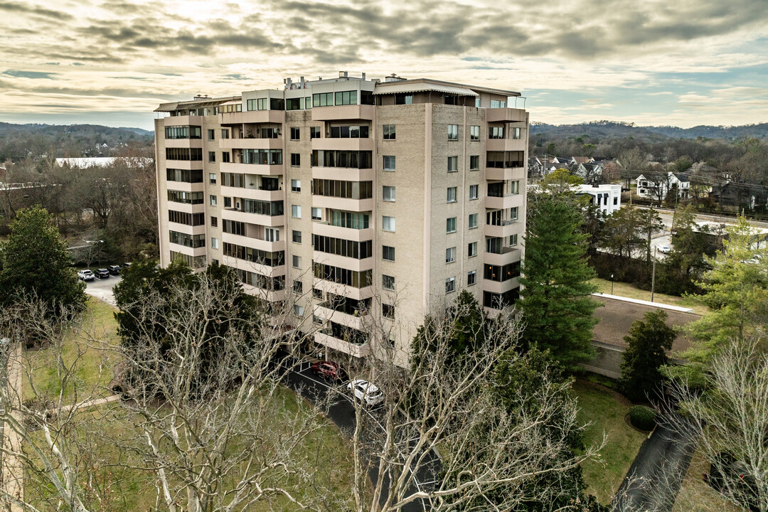 Belle Meade Tower in Nashville, TN - Foto de edificio