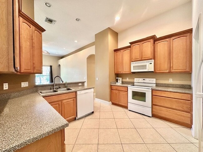 30835 W Veronica Ave in Eustis, FL - Building Photo - Building Photo