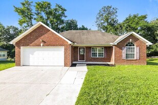 519 Sanders Dr in La Vergne, TN - Building Photo
