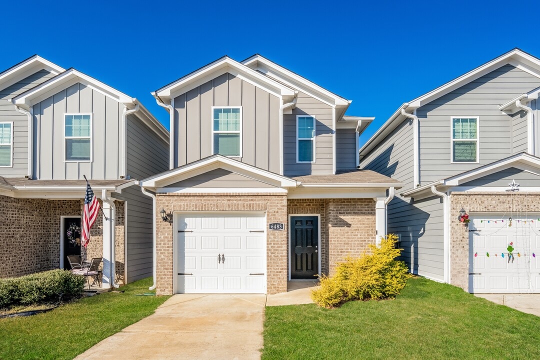 6483 Rainbow Row in Pell City, AL - Foto de edificio