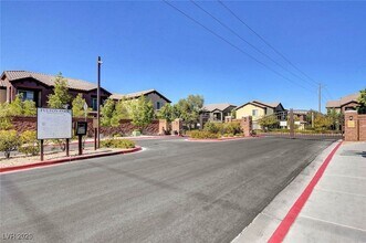 8324 W Charleston Blvd, Unit 2030 in Las Vegas, NV - Building Photo - Building Photo