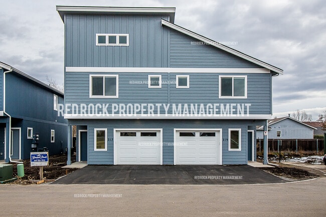 325 S Woodlawn Rd in Spokane Valley, WA - Building Photo - Building Photo