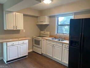 7943 Ransom Rd in Norfolk, VA - Building Photo - Building Photo