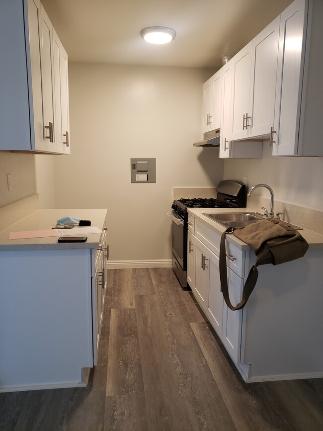 4911 Romaine St in Los Angeles, CA - Building Photo - Building Photo
