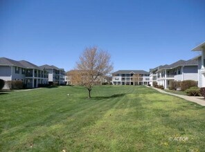 15 S Shafer St, Unit 2005 in Athens, OH - Foto de edificio - Building Photo