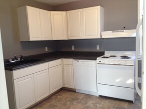 203 N Maple-Unit -203MAIN in Watertown, SD - Building Photo - Building Photo