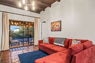 5190 W Pso Del Barranco in Tucson, AZ - Building Photo - Building Photo
