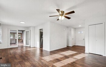 715 Cooper Landing Rd in Cherry Hill Township, NJ - Building Photo - Building Photo