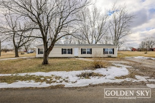 7709 E Gloucester Rd in Muncie, IN - Building Photo