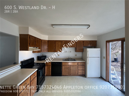 600 S Westland Dr in Appleton, WI - Building Photo