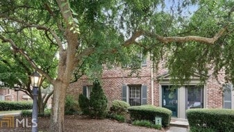 3121 Colonial Way in Chamblee, GA - Building Photo