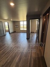 220 E Greenfield Ln in Bismarck, ND - Building Photo - Building Photo
