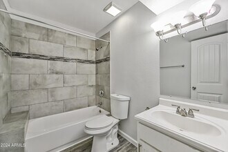 1744 W Glendale Ave in Phoenix, AZ - Building Photo - Building Photo