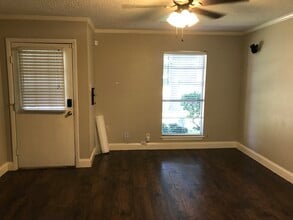 706 Garden Walk Dr in La Porte, TX - Building Photo - Building Photo