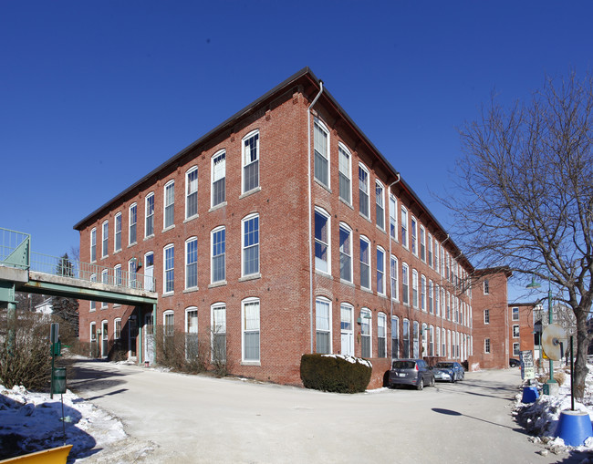 Rivermoon Landing in Newmarket, NH - Foto de edificio - Building Photo