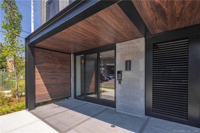 78 Unquowa Pl in Fairfield, CT - Building Photo - Building Photo