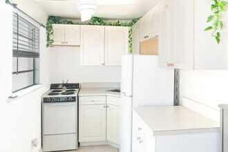 205 Coral Rd in Boynton Beach, FL - Building Photo - Building Photo