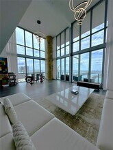 1100 Biscayne Blvd in Miami, FL - Building Photo - Building Photo