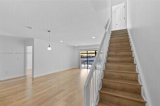 15518 Braemar Ct in Hialeah, FL - Building Photo - Building Photo