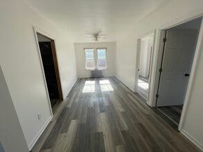 2439 S East St, Unit 2 in Allentown, PA - Foto de edificio - Building Photo