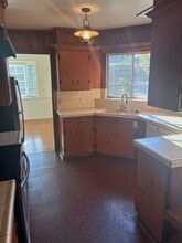 1150 Stockbridge Ave in Redwood City, CA - Building Photo - Building Photo